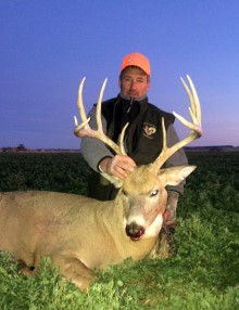 Wyoming Milliron TJ outfitting whitetail Deer Hunting at its finest.