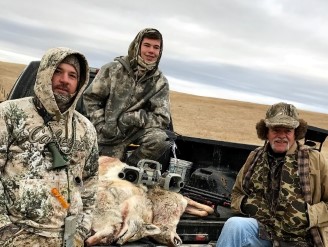 Wyoming Coyote hunting Milliron TJ Outfitting